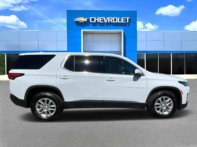 Used 2023 Chevrolet Traverse LS w/ Safety Package FWD image 3