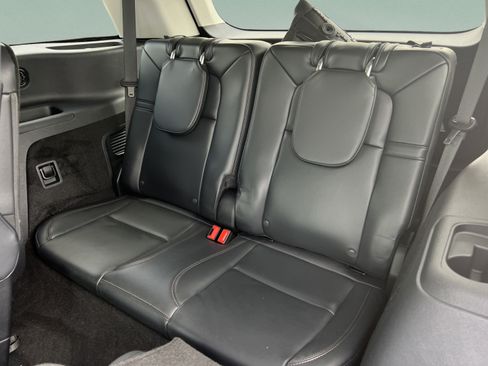 Certified 2025 Lincoln Aviator AWD image 25