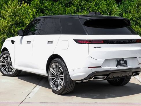 New 2026 Land Rover Range Rover Sport Dynamic SE AWD/4WD image 13