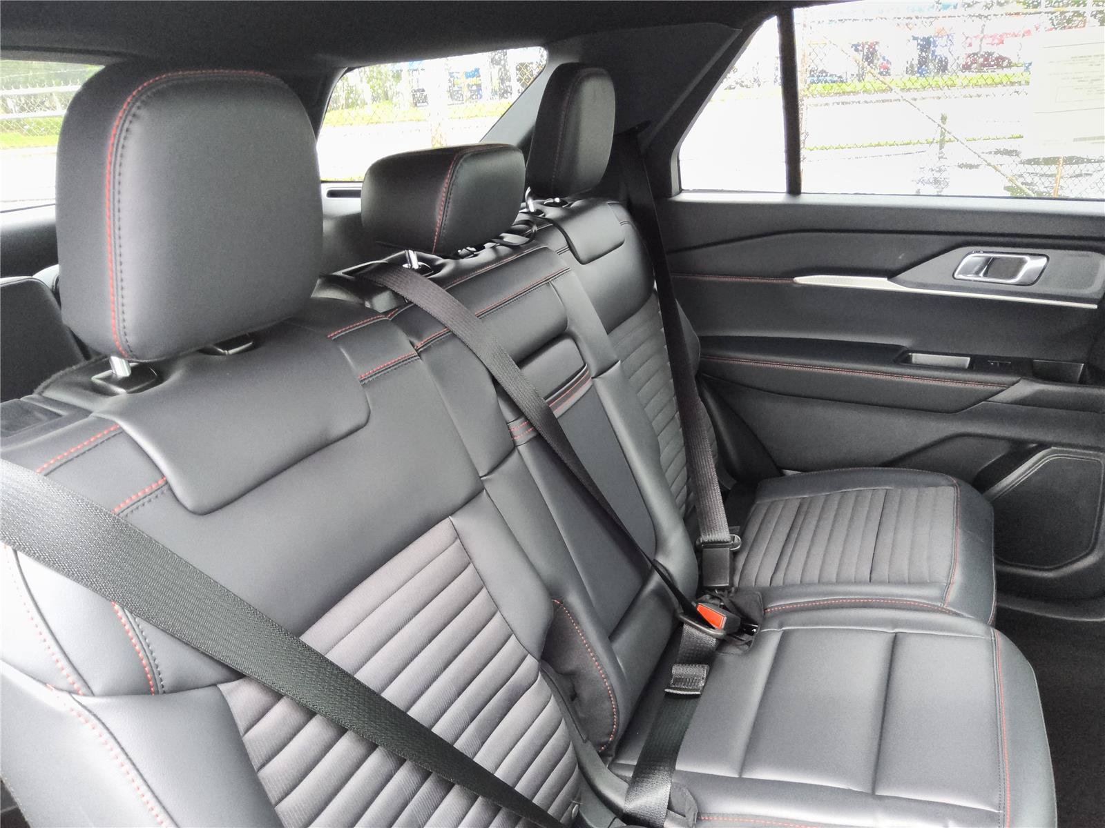 New 2026 Ford Explorer ST-Line w/ Premium Package RWD image 31