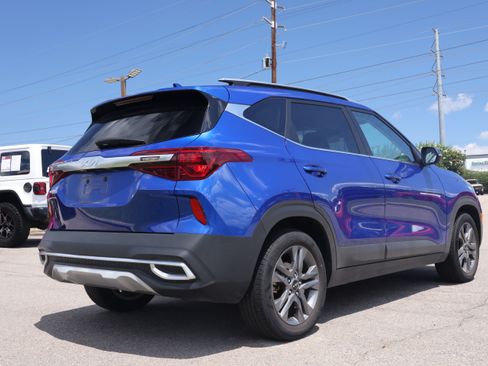 Used 2023 Kia Seltos S w/ Navigation Package FWD image 4