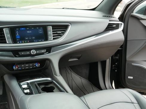 Used 2024 Buick Enclave Premium image 24