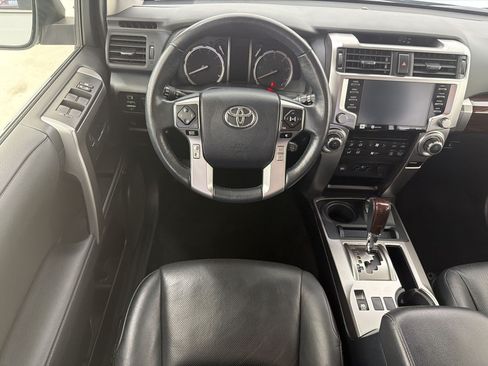 Used 2024 Toyota 4Runner Limited AWD/4WD image 27