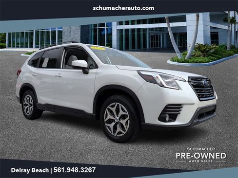 Used 2023 Subaru Forester Premium image 1