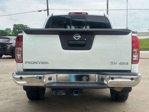 Used 2017 Nissan Frontier SV w/ SV Value Truck Package image 4