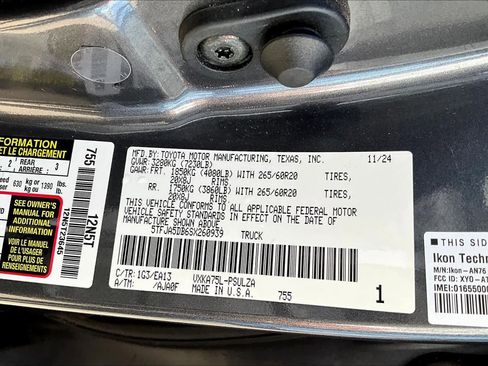 Used 2025 Toyota Tundra Limited image 33