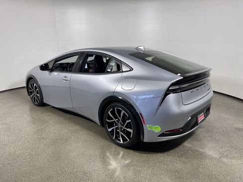 Used 2023 Toyota Prius Prime FWD image 5