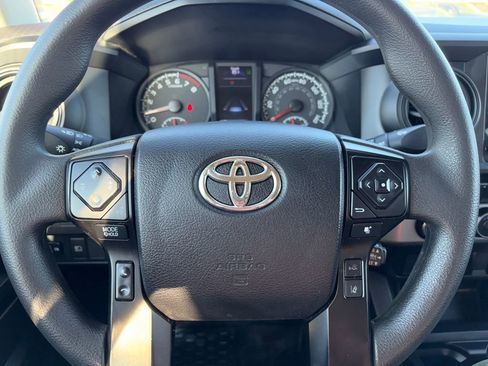 Used 2022 Toyota Tacoma SR image 11