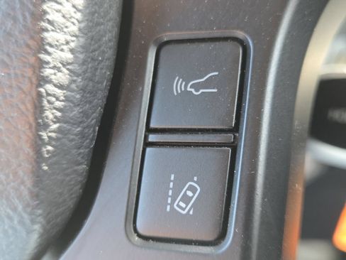 Used 2021 Toyota Tacoma SR AWD/4WD image 12