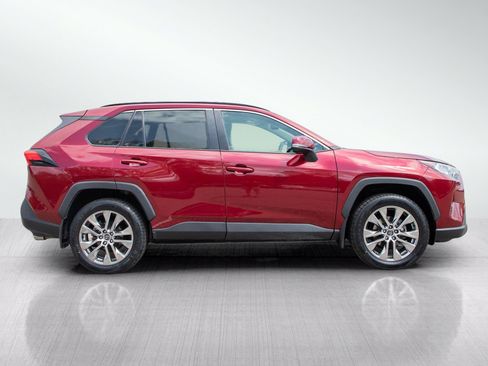 Used 2020 Toyota RAV4 XLE Premium AWD/4WD image 6