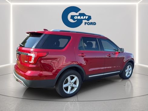 Used 2016 Ford Explorer XLT w/ Equipment Group 202A AWD/4WD image 7