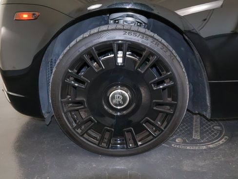 Used 2018 Rolls-Royce Wraith RWD image 39