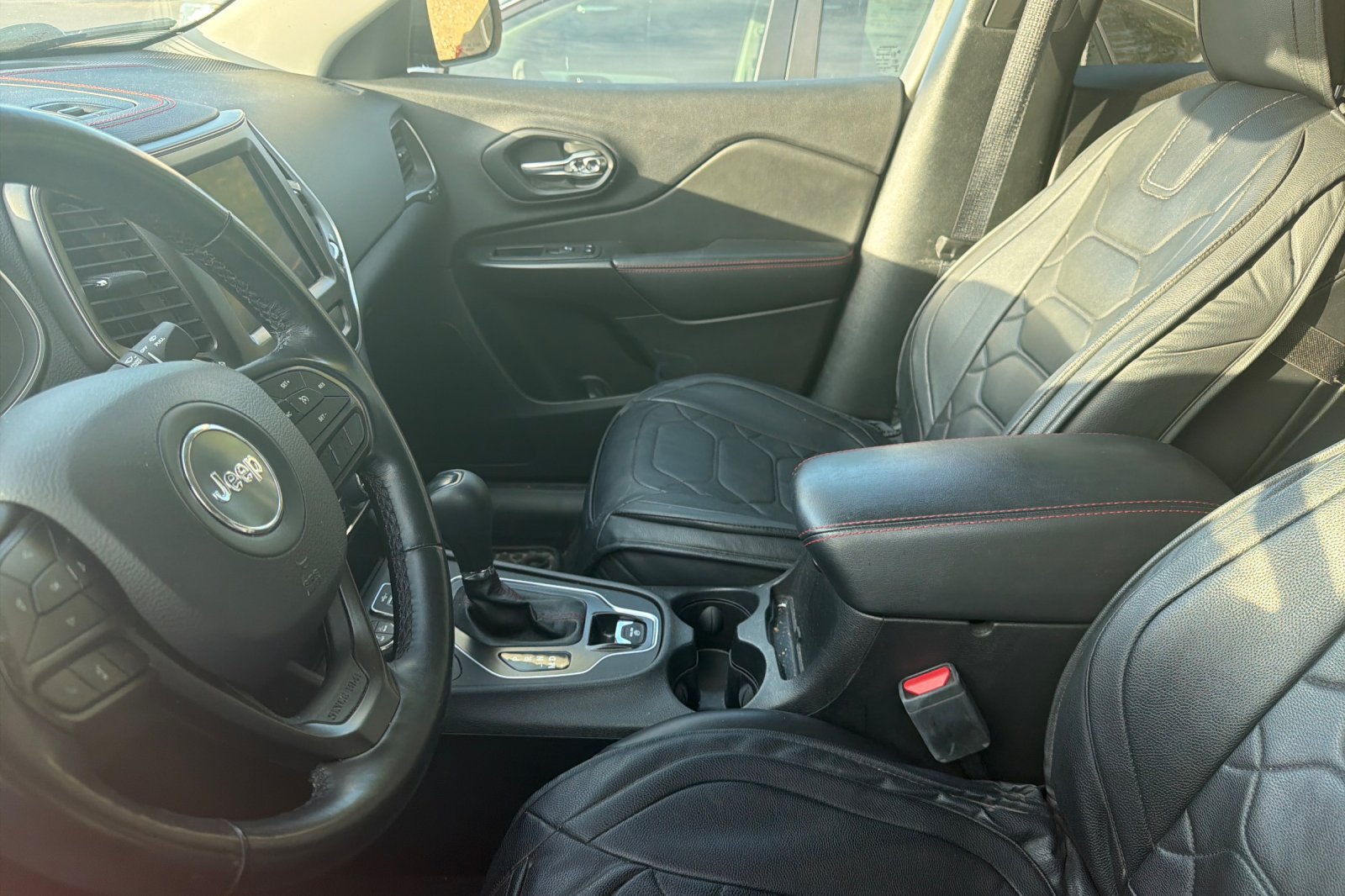 Used 2021 Jeep Cherokee Trailhawk w/ Sun, Sound & Nav Group AWD/4WD image 3
