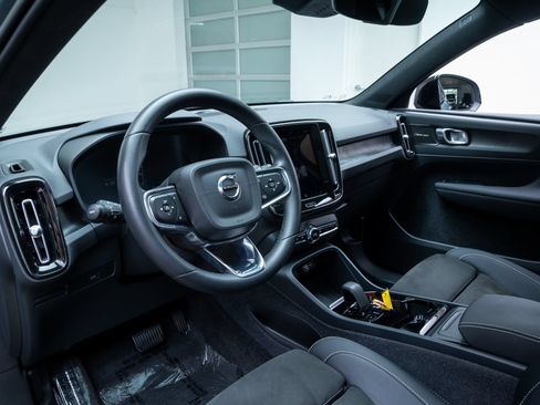 Used 2023 Volvo XC40 Recharge Ultimate w/ Protection Package Premier AWD/4WD image 20