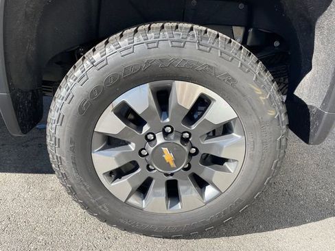 New 2026 Chevrolet Silverado 3500 LT image 14