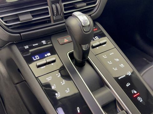 Certified 2024 Porsche Macan GTS AWD/4WD image 21