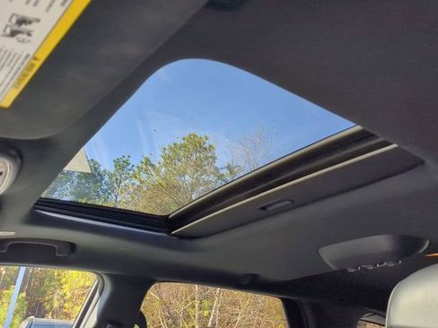 Used 2023 Dodge Durango GT image 30