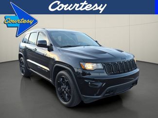 Used 2019 Jeep Grand Cherokee Laredo RWD video 1