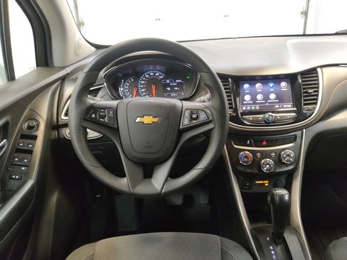 Used 2022 Chevrolet Trax LS w/ Tint and Cruise Package AWD/4WD image 22
