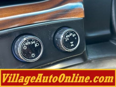 Used 2020 Cadillac Escalade ESV Premium Luxury AWD/4WD image 20