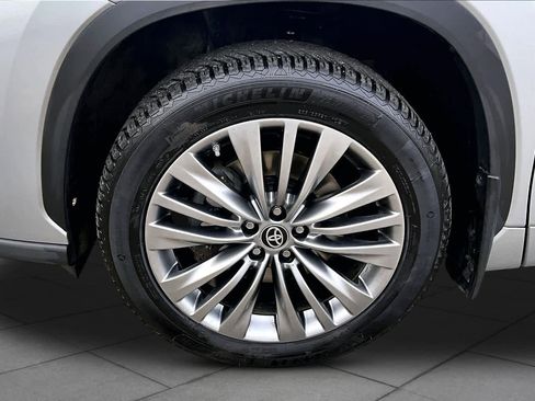 Used 2020 Toyota Highlander Platinum AWD/4WD image 11