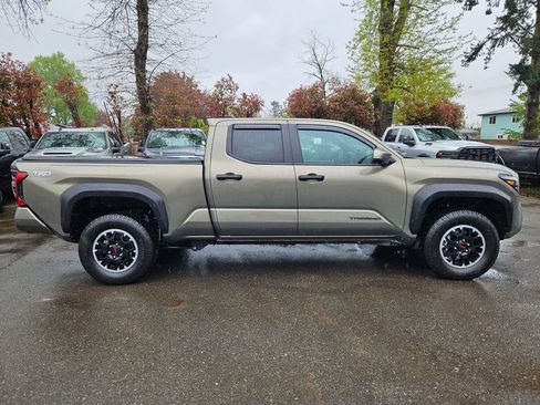 Used 2025 Toyota Tacoma TRD Off-Road w/ TRD Off Road Premium Package AWD/4WD image 8