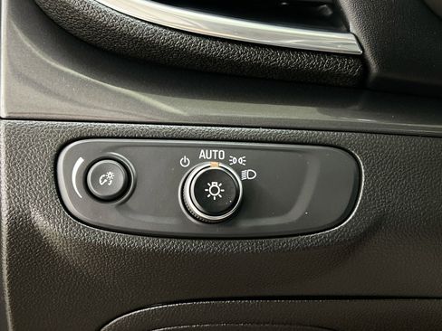 Used 2020 Buick Encore Preferred w/ Safety Package image 37