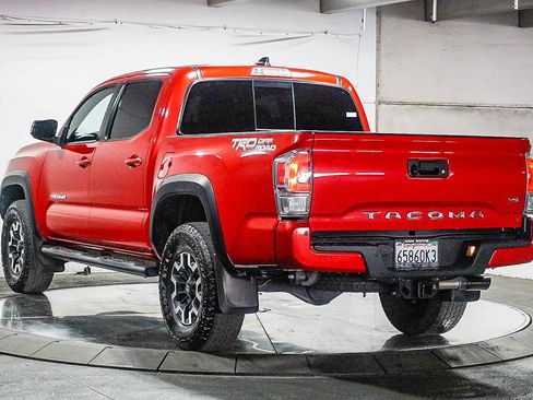 Certified 2022 Toyota Tacoma TRD Off-Road w/ Technology Package RWD image 9
