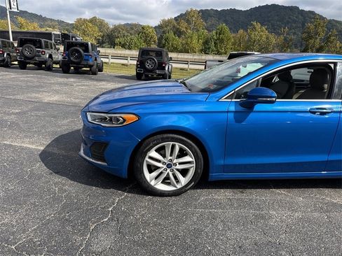 Used 2019 Ford Fusion SEL image 18