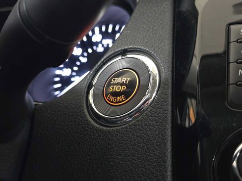 Used 2014 Nissan Rogue SV w/ SV Premium Package AWD/4WD image 37
