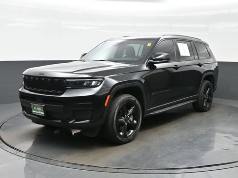 Used 2023 Jeep Grand Cherokee L Altitude image 2