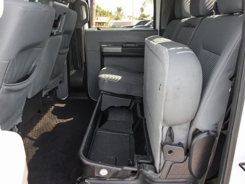 Used 2015 Ford F550 4x4 Crew Cab Super Duty image 32
