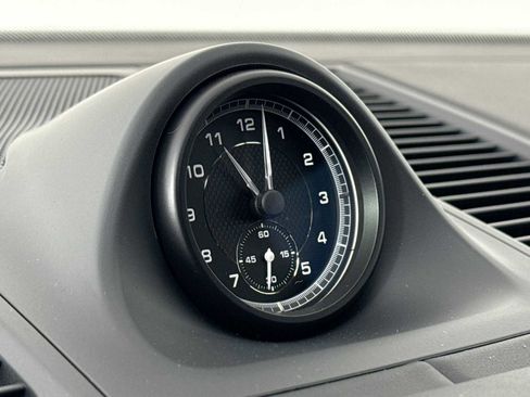 New 2026 Porsche Macan image 17