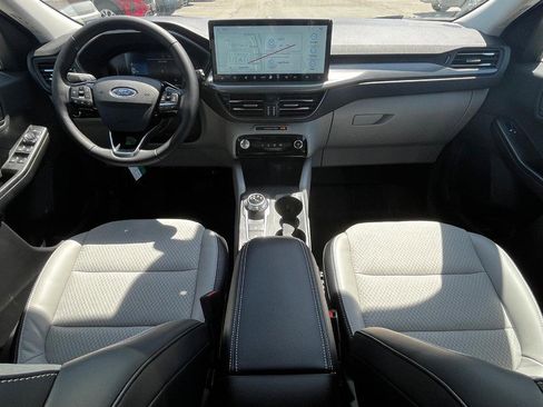 New 2025 Ford Escape SE image 6