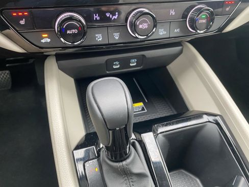 Certified 2025 Honda Accord EX-L image 21