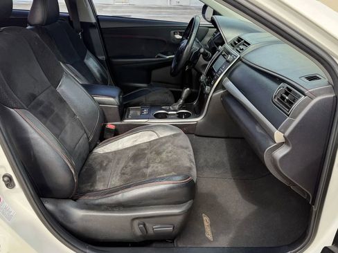 Used 2015 Toyota Camry XSE w/ Moonroof Package FWD image 18