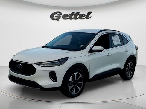 Used 2023 Ford Escape Platinum image 1