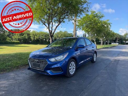 Used 2022 Hyundai Accent SE FWD image 2