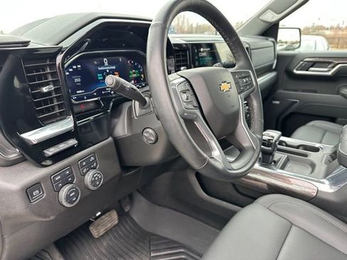 Used 2025 Chevrolet Silverado 1500 LTZ AWD/4WD image 21
