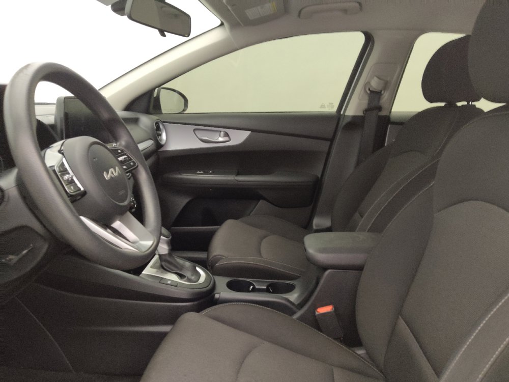 Used 2024 Kia Forte LXS w/ LXS Technology Package FWD image 17