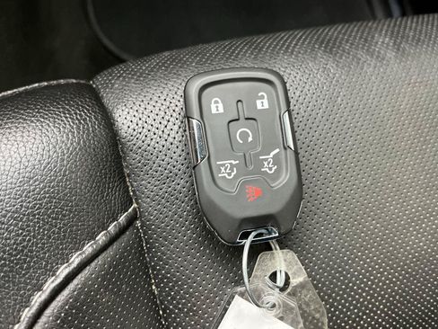 Used 2017 Chevrolet Tahoe Premier AWD/4WD image 32