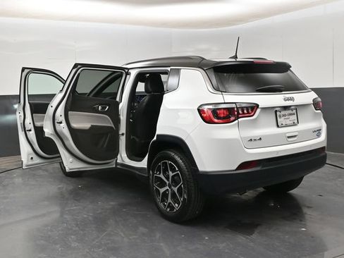 Used 2025 Jeep Compass Limited AWD/4WD image 26