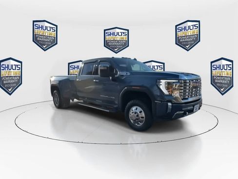 Used 2025 GMC Sierra 3500 Denali w/ Denali Reserve Package image 2