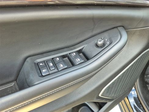 Used 2022 Jeep Grand Cherokee L Laredo w/ Luxury Tech Group I image 25