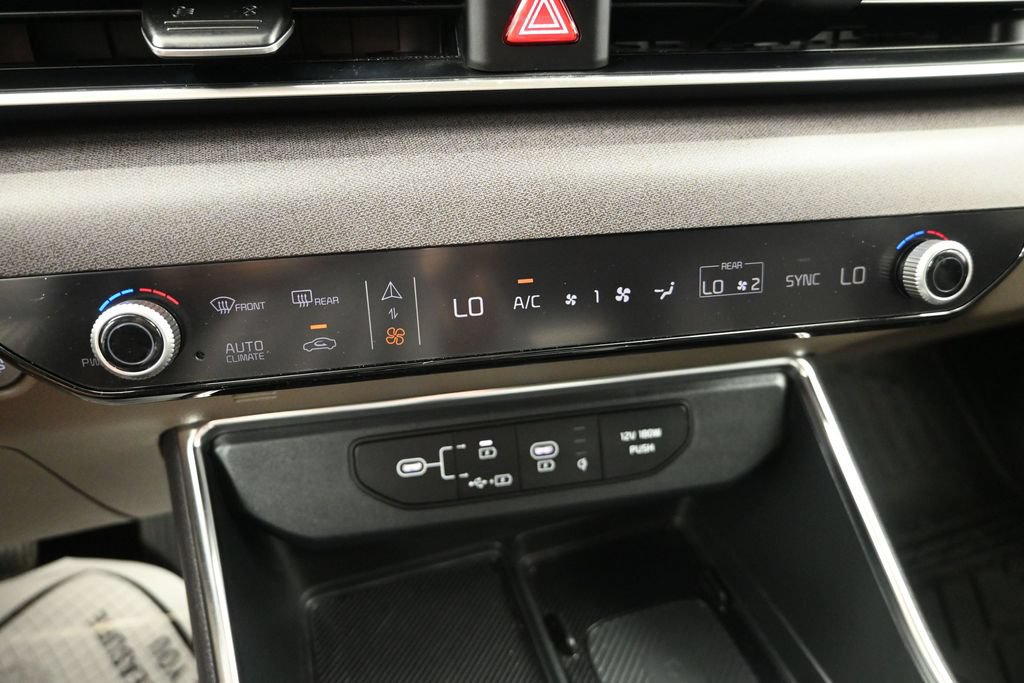 Certified 2026 Kia Carnival EX FWD image 20