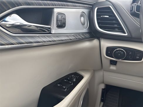 Used 2019 Lincoln Nautilus Black Label image 28