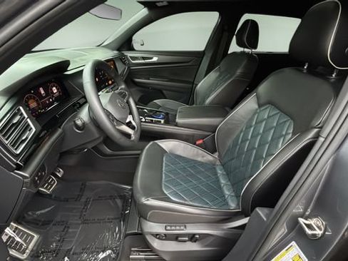 Used 2024 Volkswagen Atlas Cross Sport SEL Premium R-Line AWD/4WD image 18