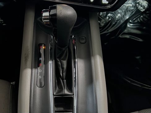 Used 2020 Honda HR-V EX image 11