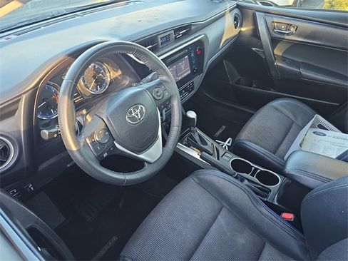 Used 2018 Toyota Corolla SE image 14