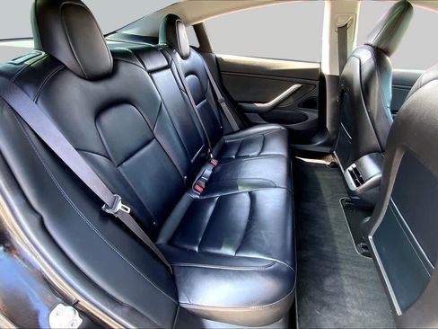 Used 2018 Tesla Model 3 Long Range RWD image 18